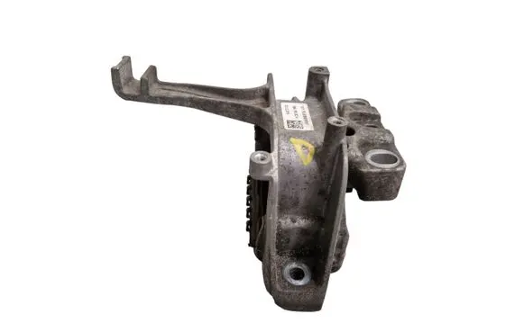 Volkswagen PASSAT B8 Engine mount bracket 5WA199262H
