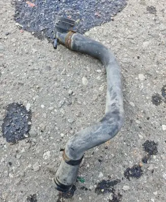 Volkswagen PASSAT B6 Engine coolant pipe/hose