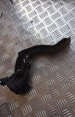 Volkswagen PASSAT B5.5 Accelerator throttle pedal 8d1723523f