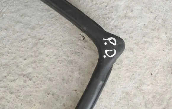 Opel Antara Front door rubber seal