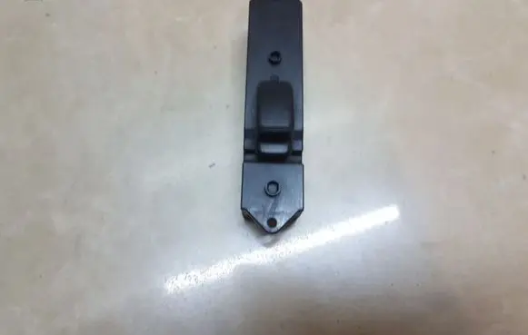 Mitsubishi Pajero Sport I Electric window control switch MR194819