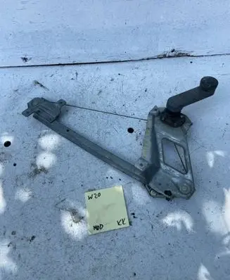 Opel Astra F Rear door manual window regulator 90360537