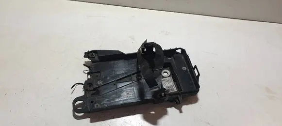 Volvo XC40 Battery box tray 8890089938 32132921