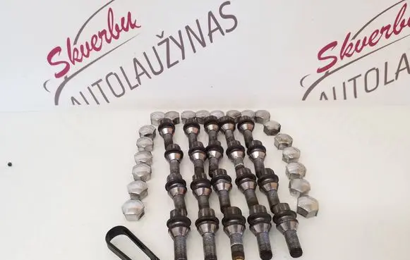 Volvo XC40 Nuts/bolts 