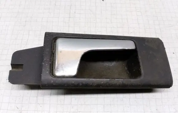 Audi A6 S6 C4 4A Front door interior handle 4A0837020B