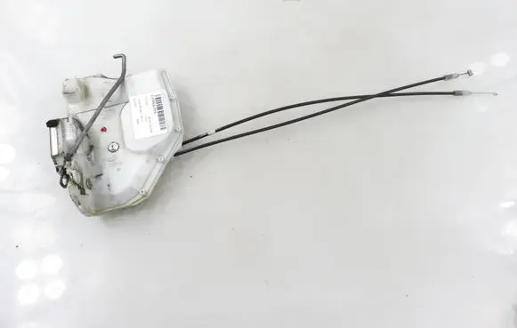 Suzuki Swift I Front door lock 