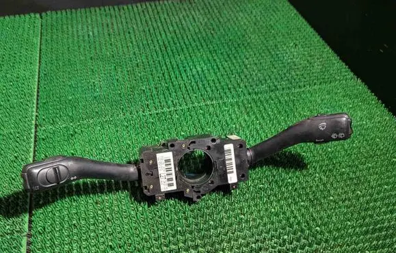 Volkswagen Golf IV Wiper turn signal indicator stalk/switch 1J0953513