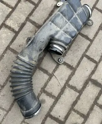 Intake resonator
