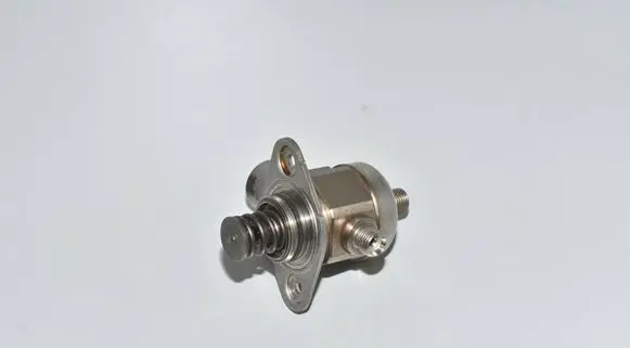 BMW 4 F32 F33 Fuel injection high pressure pump 7847204 0261520255 13517847204