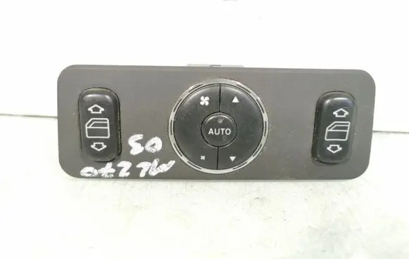 Mercedes-Benz ML W163 Electric window control switch A1638200326