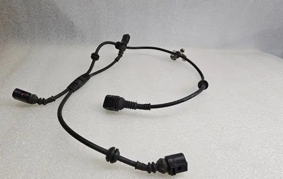 Volkswagen Touareg I Front ABS sensor wiring 62031069A