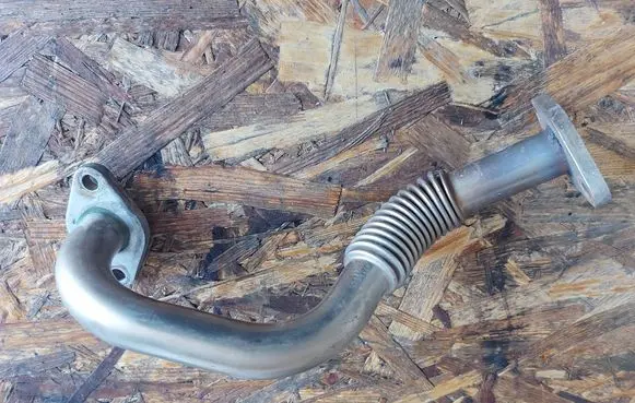 Volkswagen Multivan T4 EGR valve line/pipe/hose 074131525AA