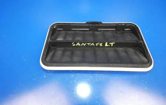 Hyundai Grand Santa Fe NC Quarter panel pressure vent 975103K000