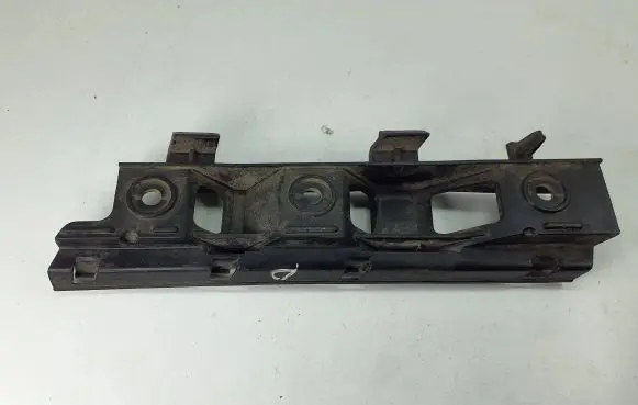 Volkswagen PASSAT B6 Front bumper mounting bracket 3C0807184