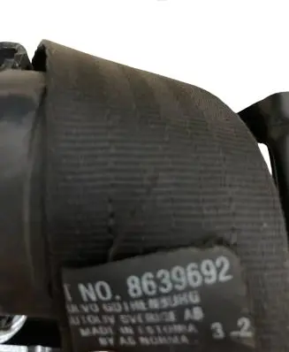 Volvo V50 Front seatbelt 8639692
