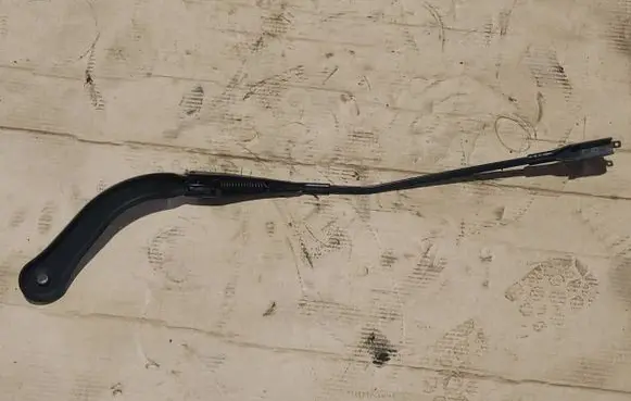 BMW 3 E90 E91 Front wiper blade arm 7253397 61617253397