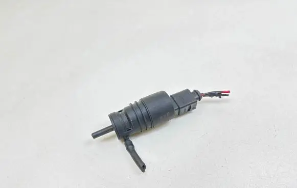 Honda Civic Windscreen/windshield washer pump 3043126
