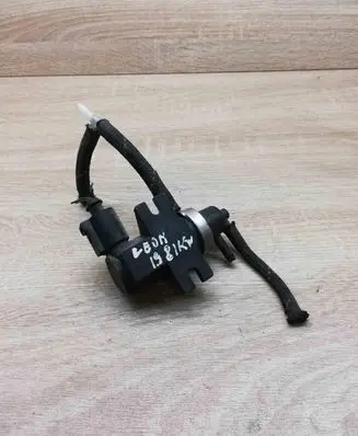 Volkswagen Golf IV Turbo solenoid valve 1J0906627