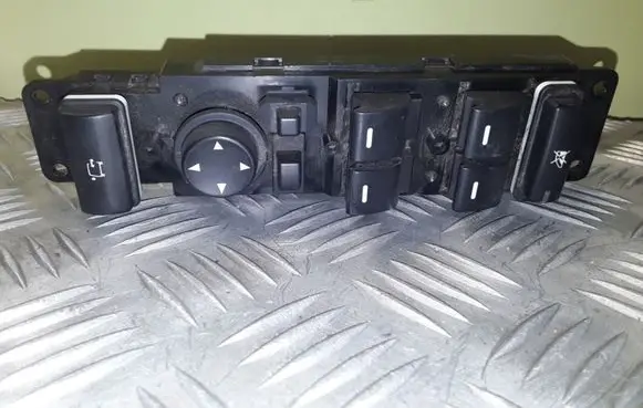 Land Rover Range Rover Sport L320 Electric window control switch YUD000301PUY 6925699