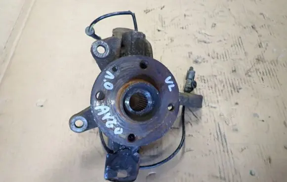 Toyota Aygo AB10 Front wheel hub spindle knuckle
