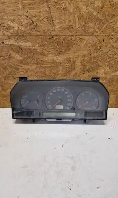 Volvo S70 V70 V70 XC Speedometer (instrument cluster) 9168138