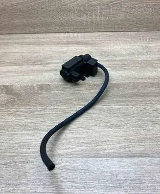 BMW 5 E60 E61 Turbo solenoid valve 7796634