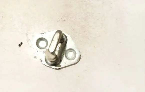 Toyota Corolla Verso E121 Front door lock loop/hook striker 