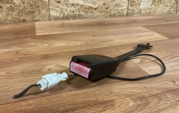 Citroen C5 Front seatbelt buckle A6025587