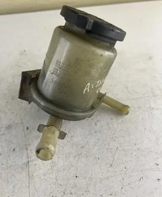 Toyota Avensis T250 Power steering fluid tank/reservoir