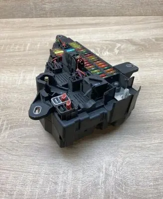 BMW 5 E60 E61 Fuse module 6906618 518956040
