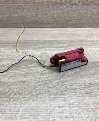 Volkswagen Golf IV Airbag deployment crash/impact sensor IJ0909606D 01990212