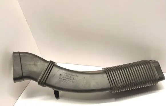 BMW 3 E90 E91 Air intake duct part 7811597 13717811597 19385510