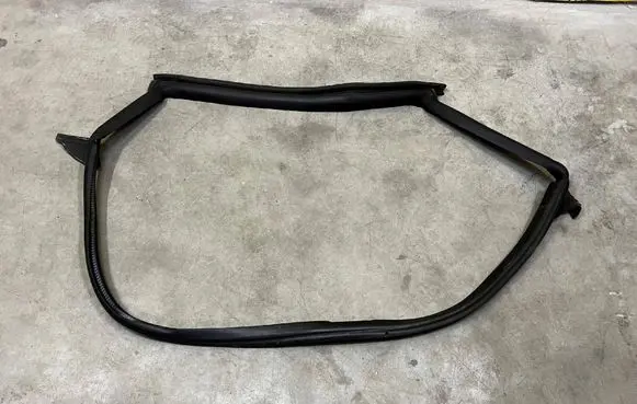 Tesla Model 3 Rear door rubber seal (on body) 109049900K 109050000K