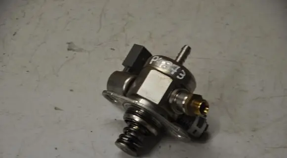 Audi Q5 SQ5 Fuel injection high pressure pump 06L127A07