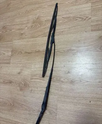 Opel Zafira A Front wiper blade arm GM90582558 90582558