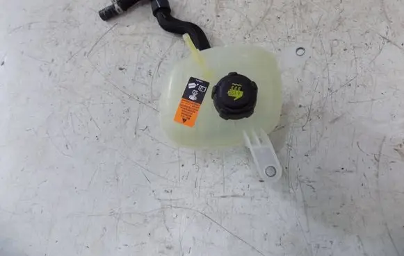 Nissan X-Trail T33 Coolant expansion tank/reservoir