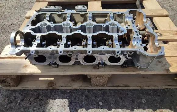 BMW 7 F01 F02 F03 F04 Engine head 7573936