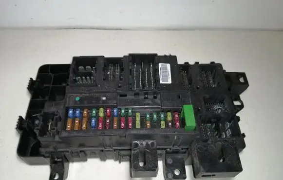 Ford Mustang VI Fuse module FR3T15604BG FR3T15604