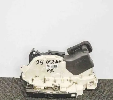 Volkswagen Polo V 6R Coupe door lock (next to the handle) 5K1837015B
