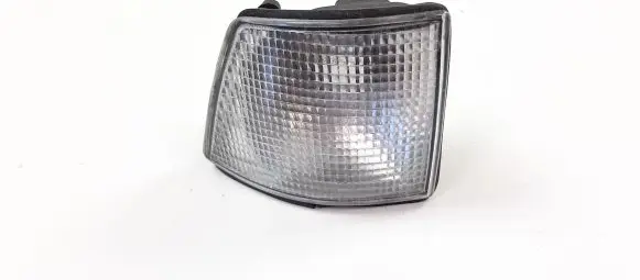 BMW 7 E32 Front indicator light 6619 M8995