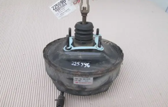KIA Sportage Brake booster