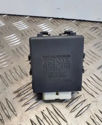 Toyota Avensis T270 Door control unit/module 8597020020