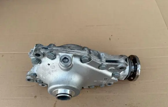 BMW 5 G60 G61 Gearbox transfer box case 8854701