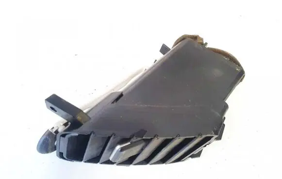 Nissan Primera Dash center air vent grill a1007035