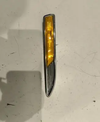 Ford Mondeo MK IV Front fender indicator light 7s7113k354 L145A