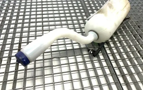 Windshield washer fluid reservoir/tank