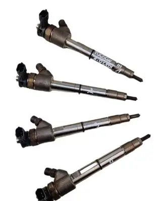 Hyundai Tucson TL Fuel injector 338002F600 0445110582