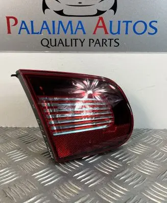 Tailgate rear/tail lights
