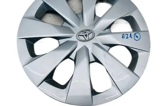 Toyota Corolla E210 E21 R15 wheel hub/cap/trim OYT25830 42602-02550
