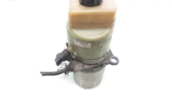 Ford Focus Power steering pump 4M513K514AD
